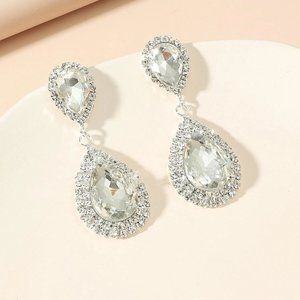 glam teardrop earring
